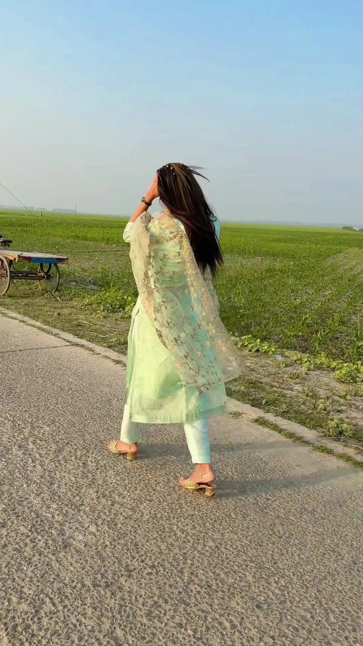 @👩&zwj;🎓⚖️Arshi +(আরু)⚖️🎓
