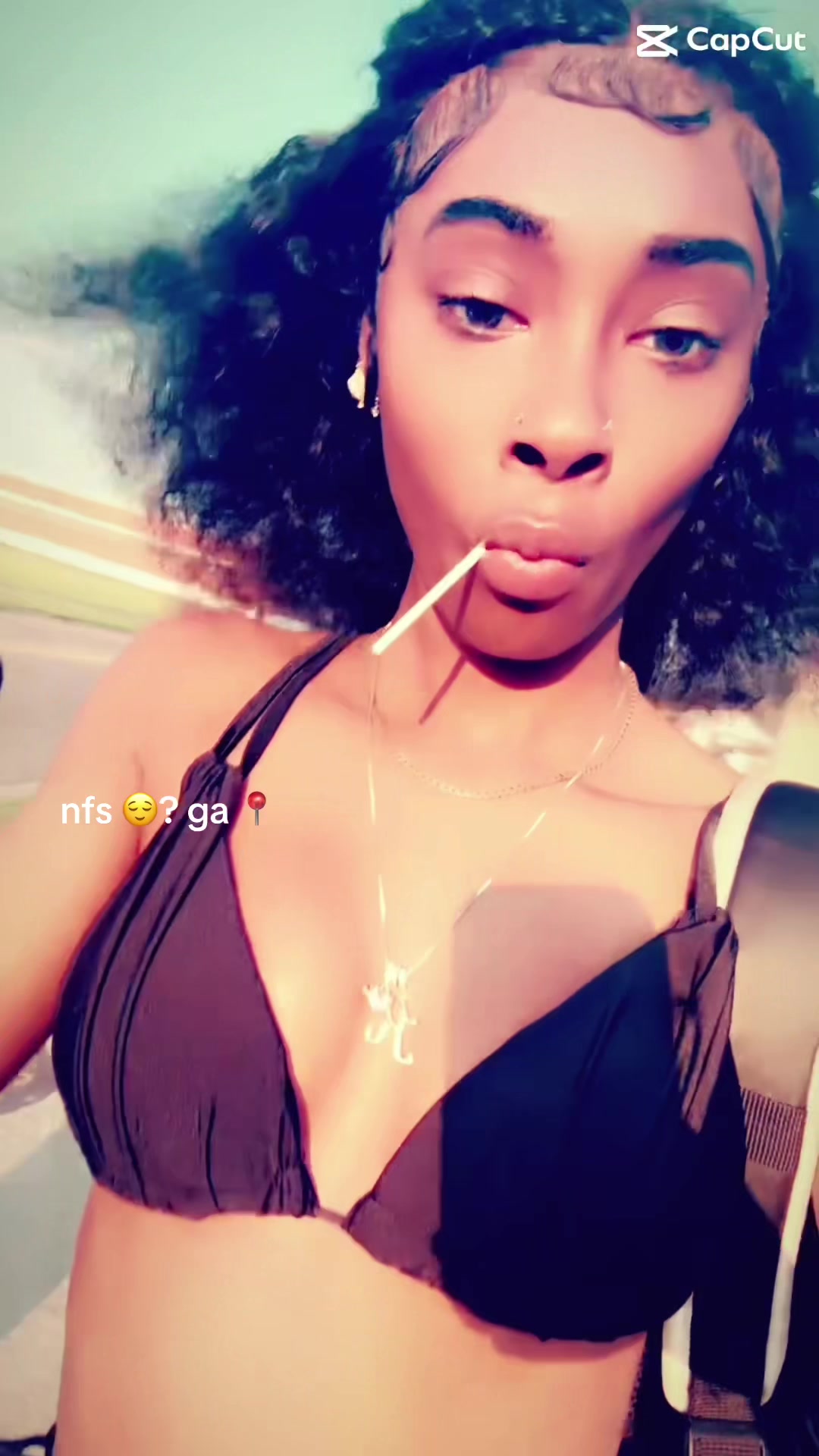 @Nishaa .🥰