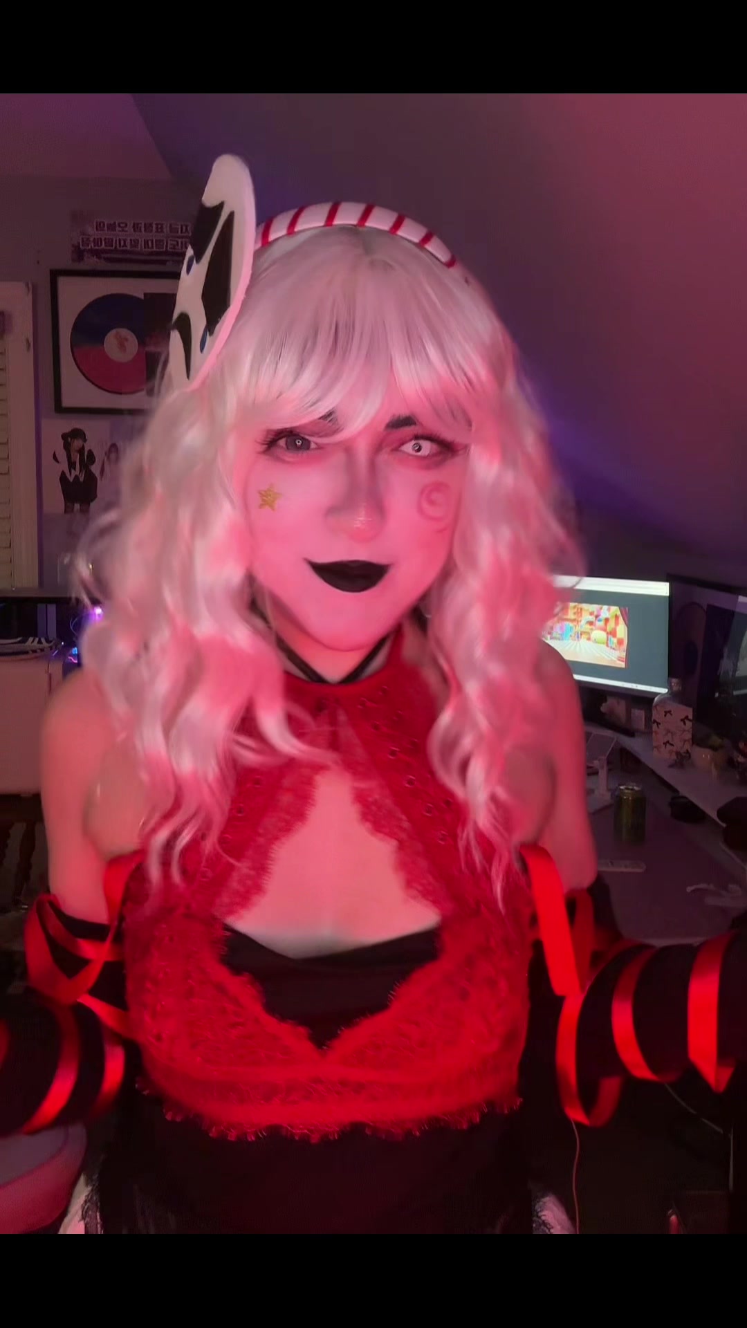 @hihillari