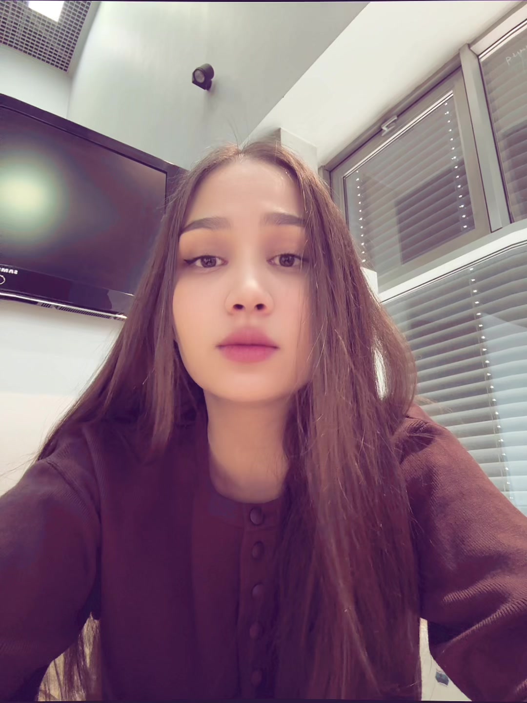 @Elf 🧝🏻♀️