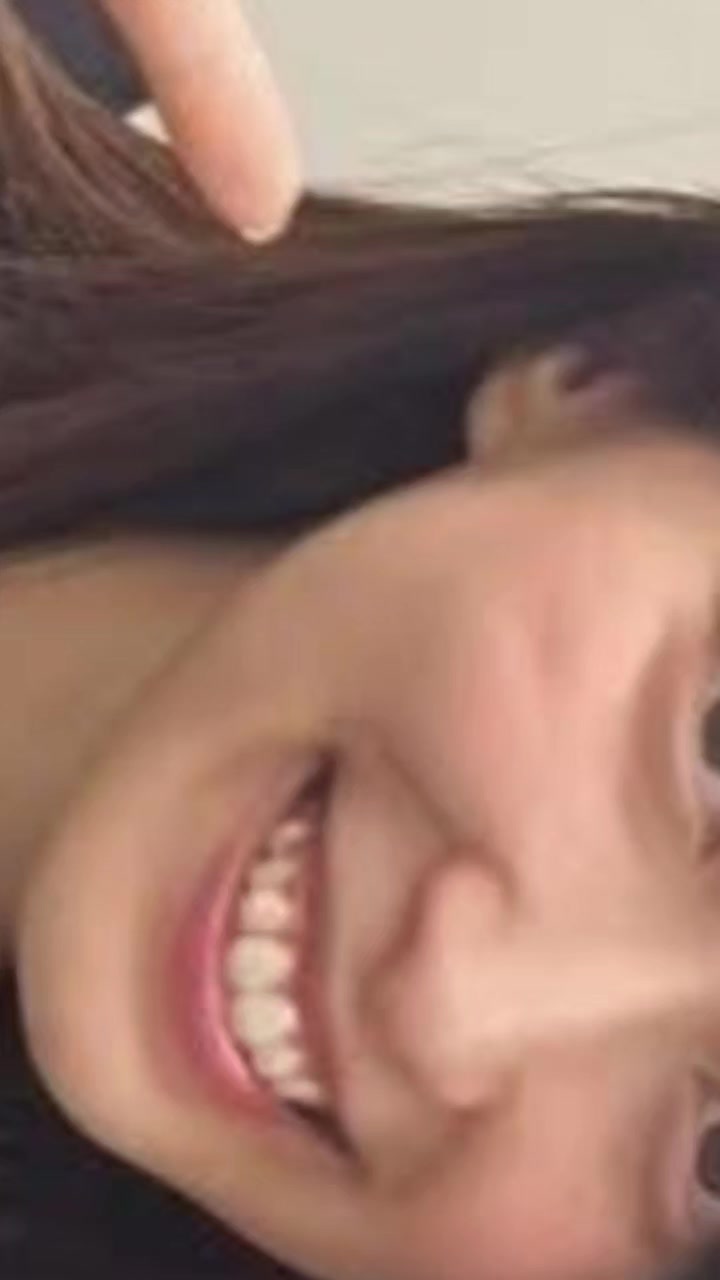 @じん