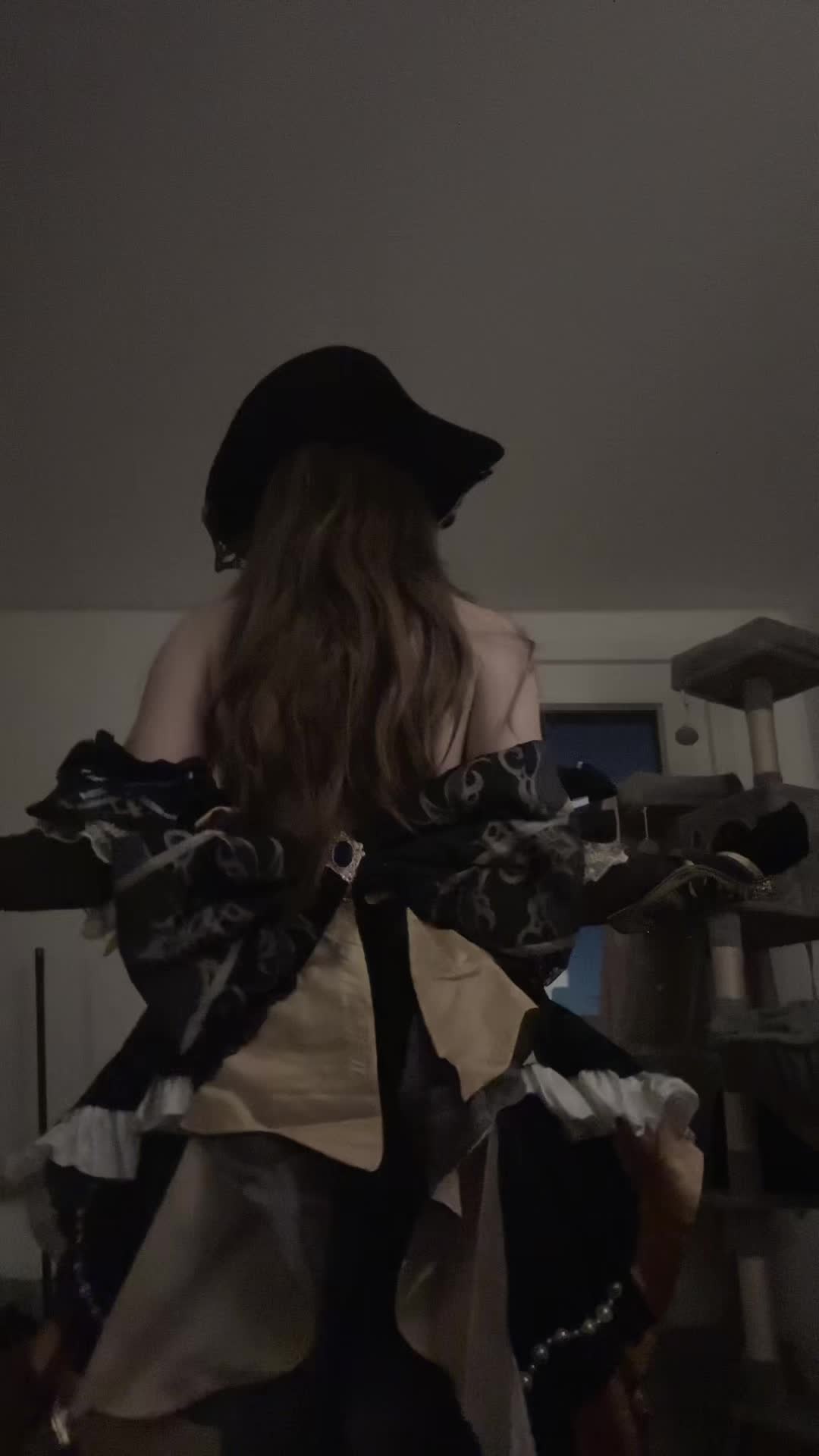 @ℳ𝒶𝓎&ᚷᚺᛟᛊᛏ