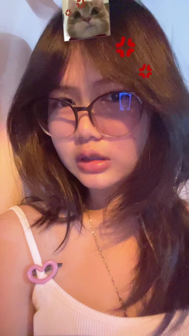@លីហ្សា_ Liza 𝜗𝜚˚⋆