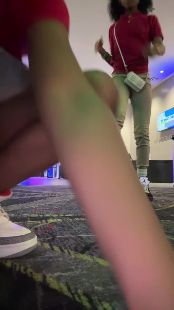 @themgirls_arielandtayla