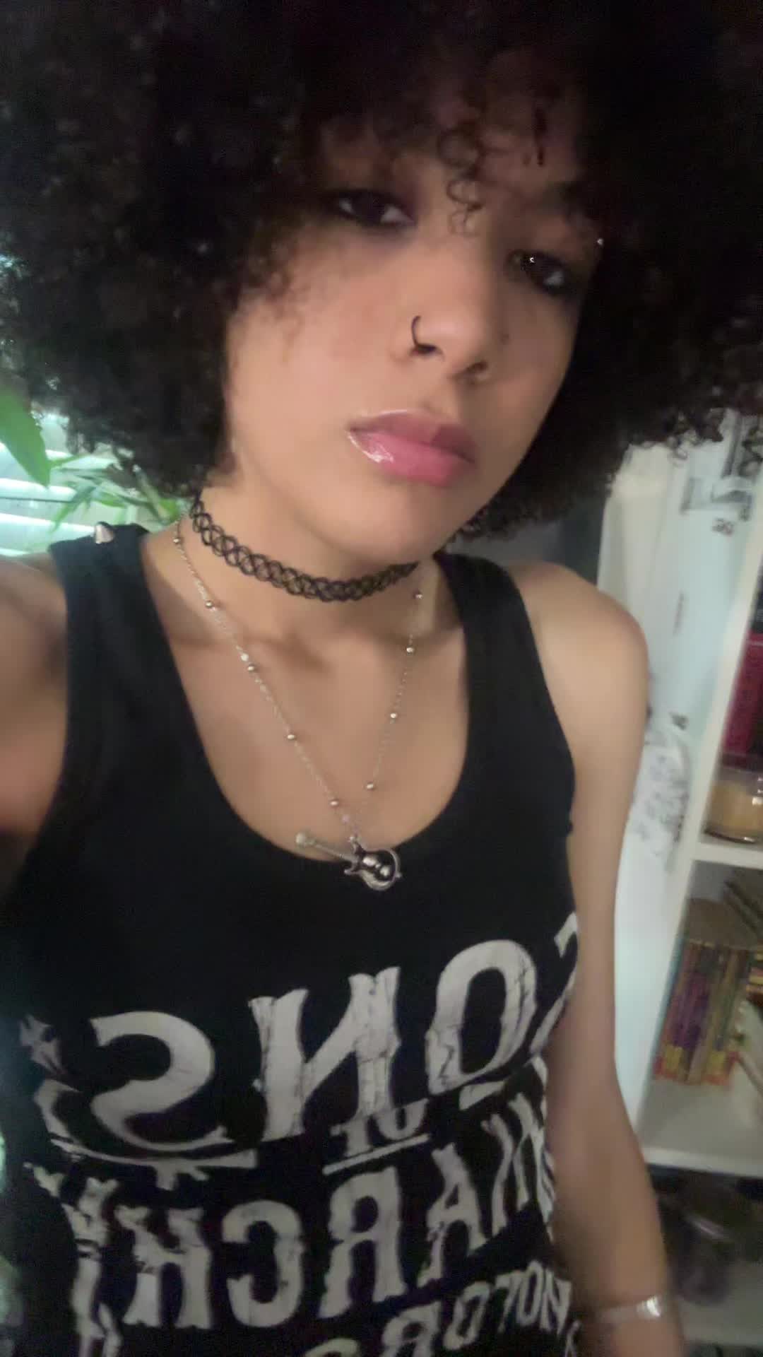 @v 🕷️