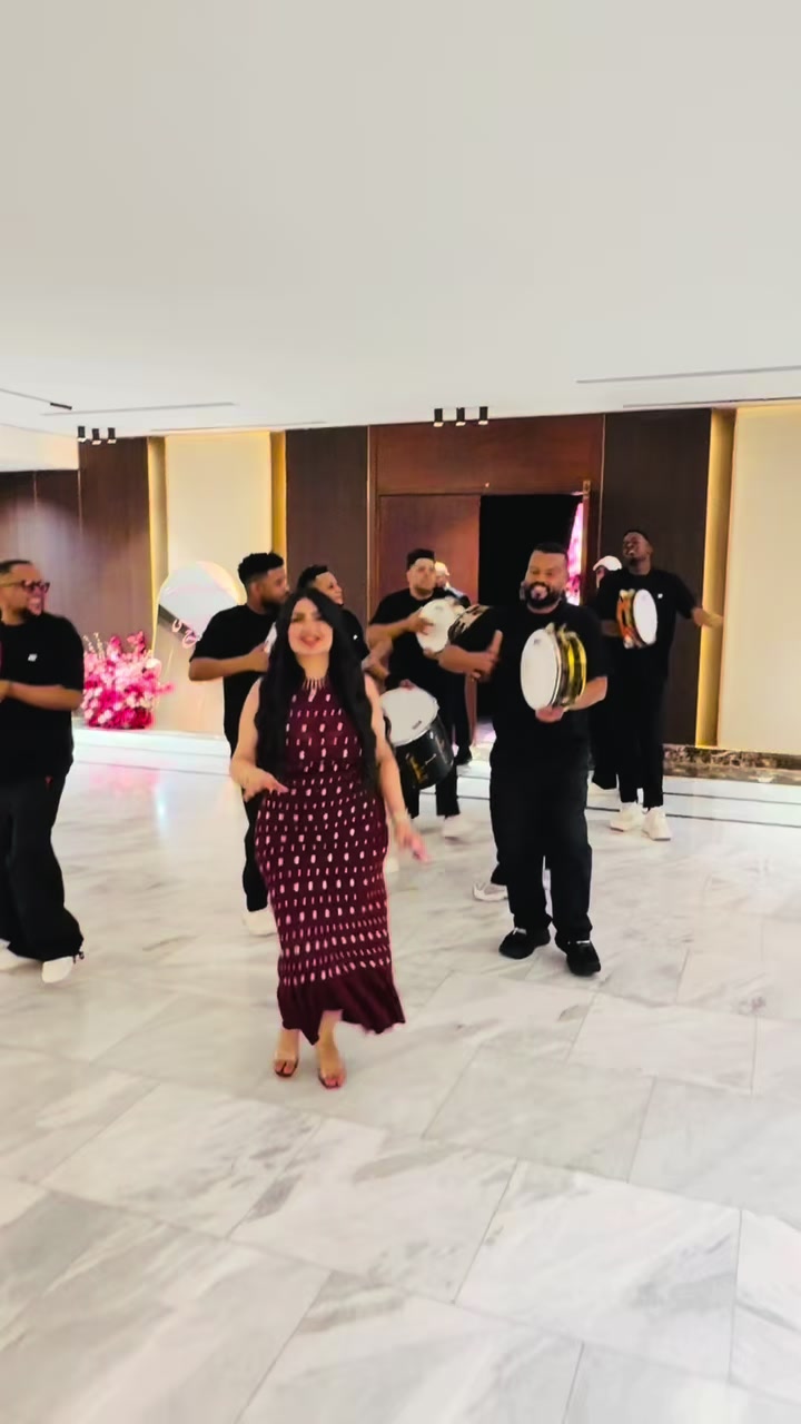 @الفنانه قمر الزمان