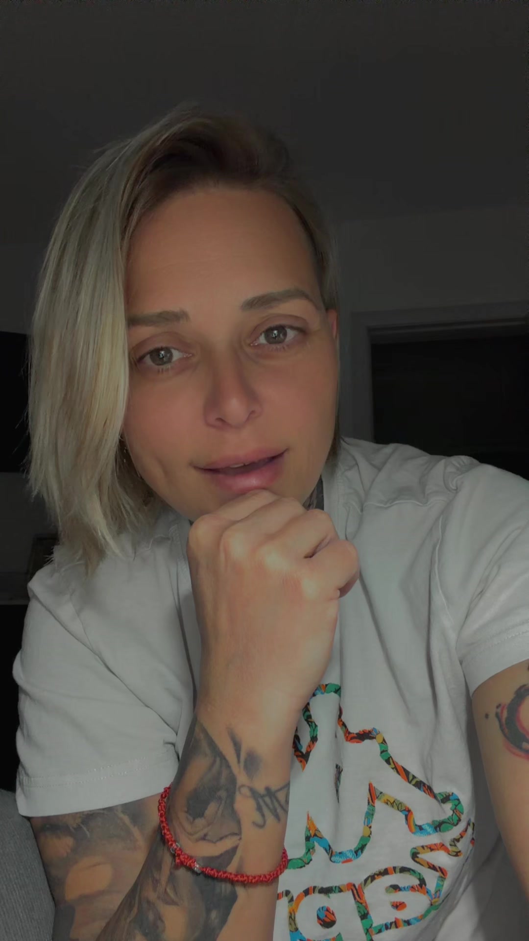 @LIKEAFENIXX