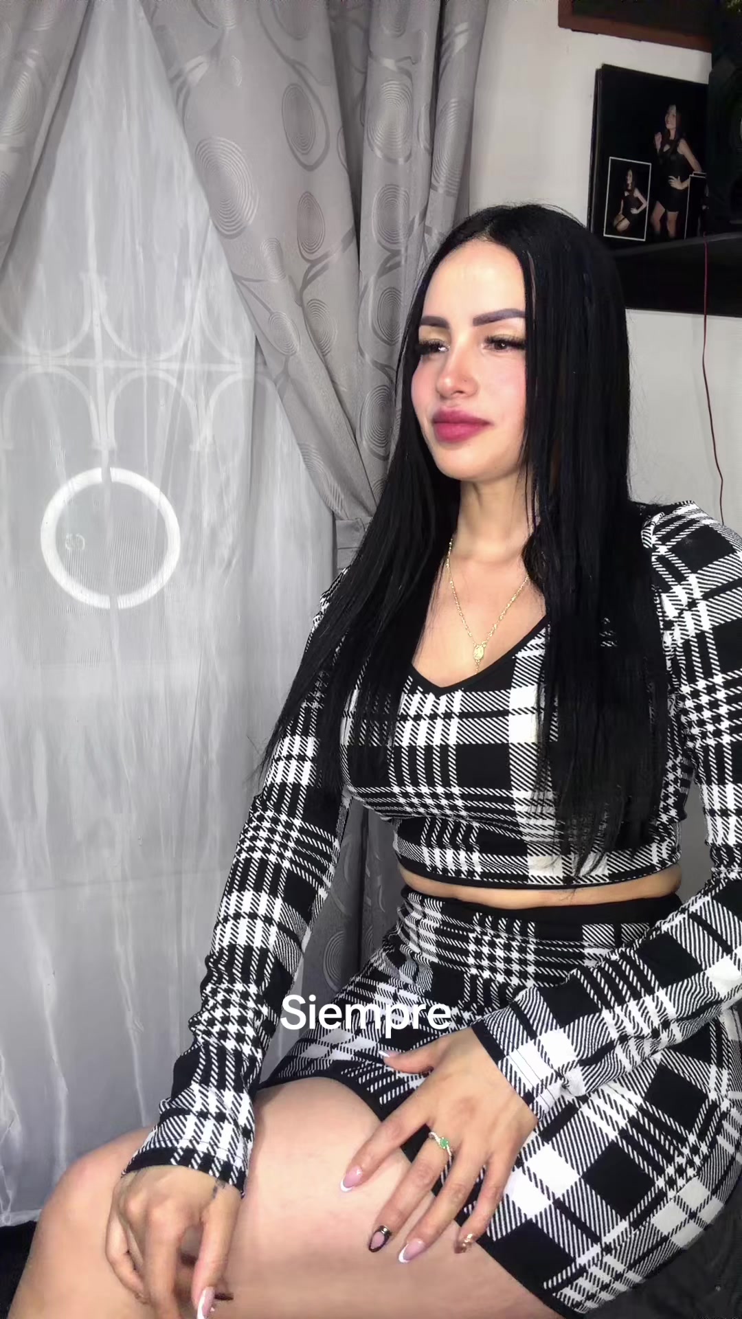 @Alexandra Santafe 👑te sigue