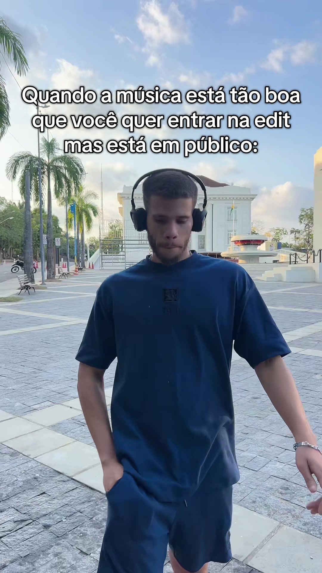@Vitor Macario