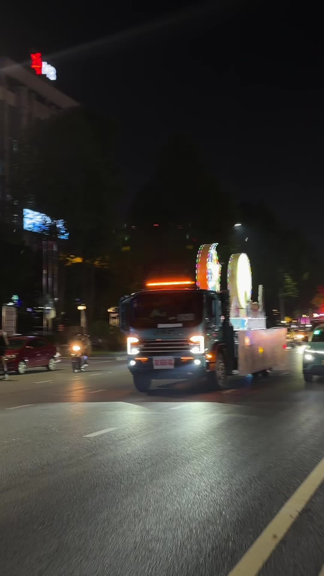 @Nguyễn Tuyết Ngân