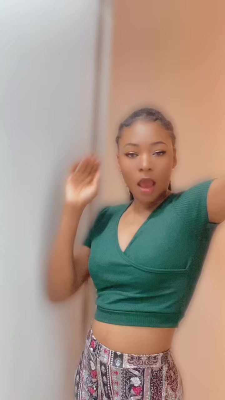@Benais💋
