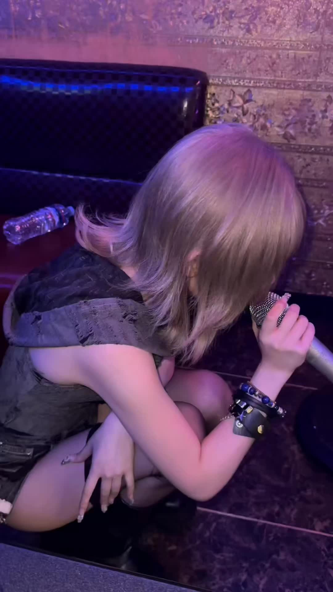 @くらい