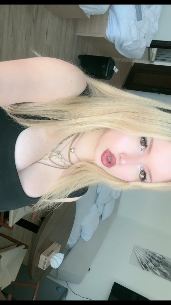 @👸🏼