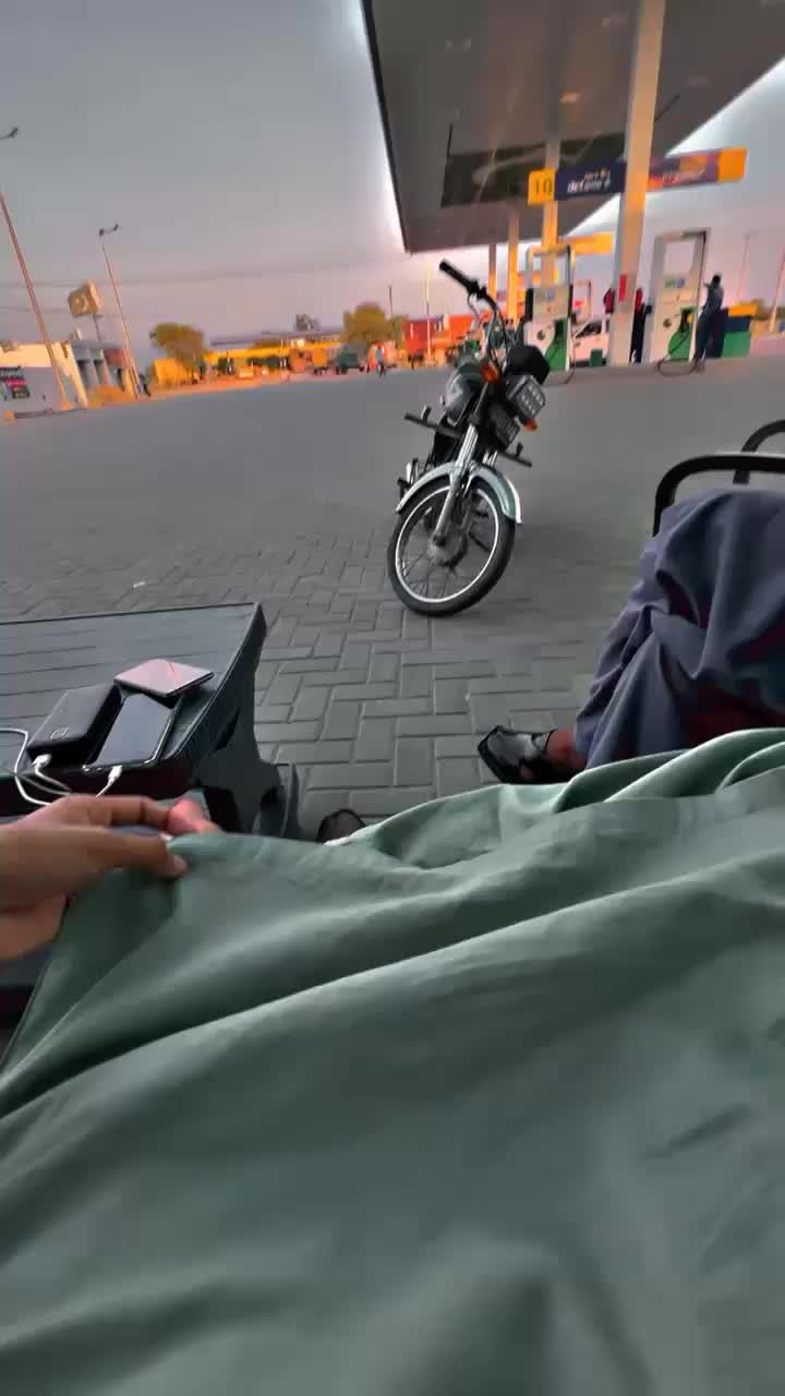 @ʟɪꜰᴇ_ᴏꜰ_ꜱʜᴀᴍɪɪ🥂🚩