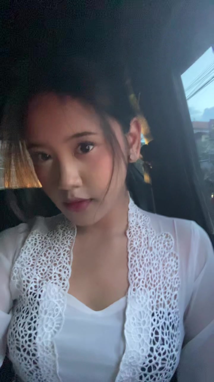 @deya cantik