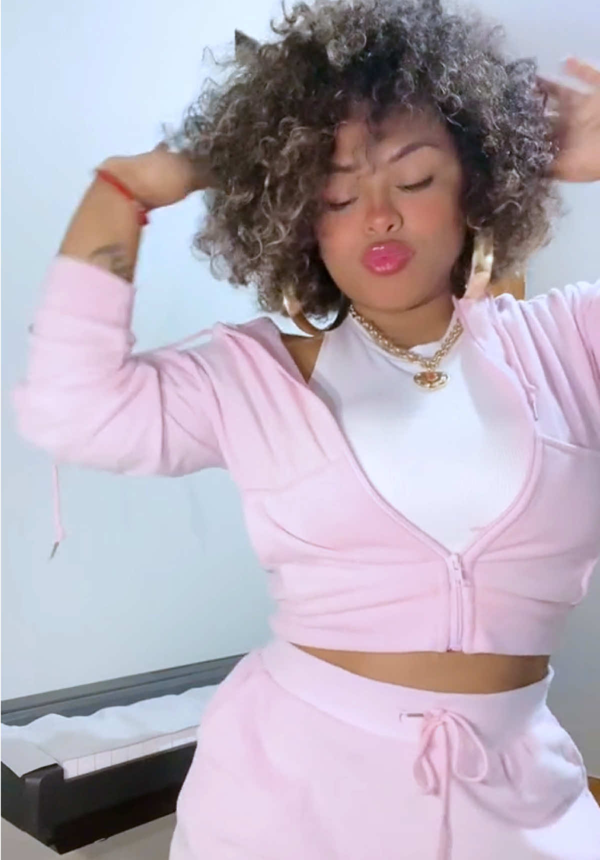 @Francia Hiaret Alguedas