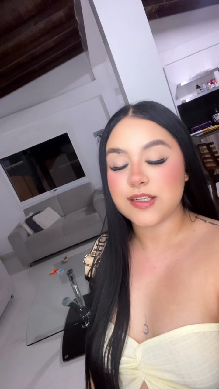 @DANIELA TORRES🌼