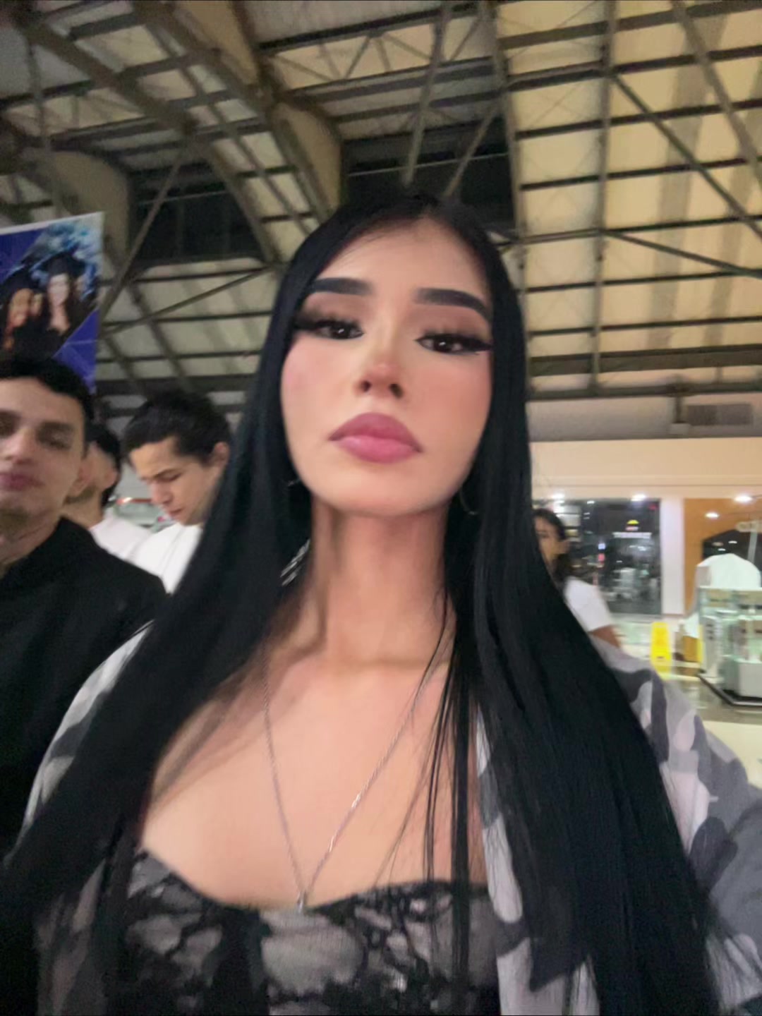 @Ari_28