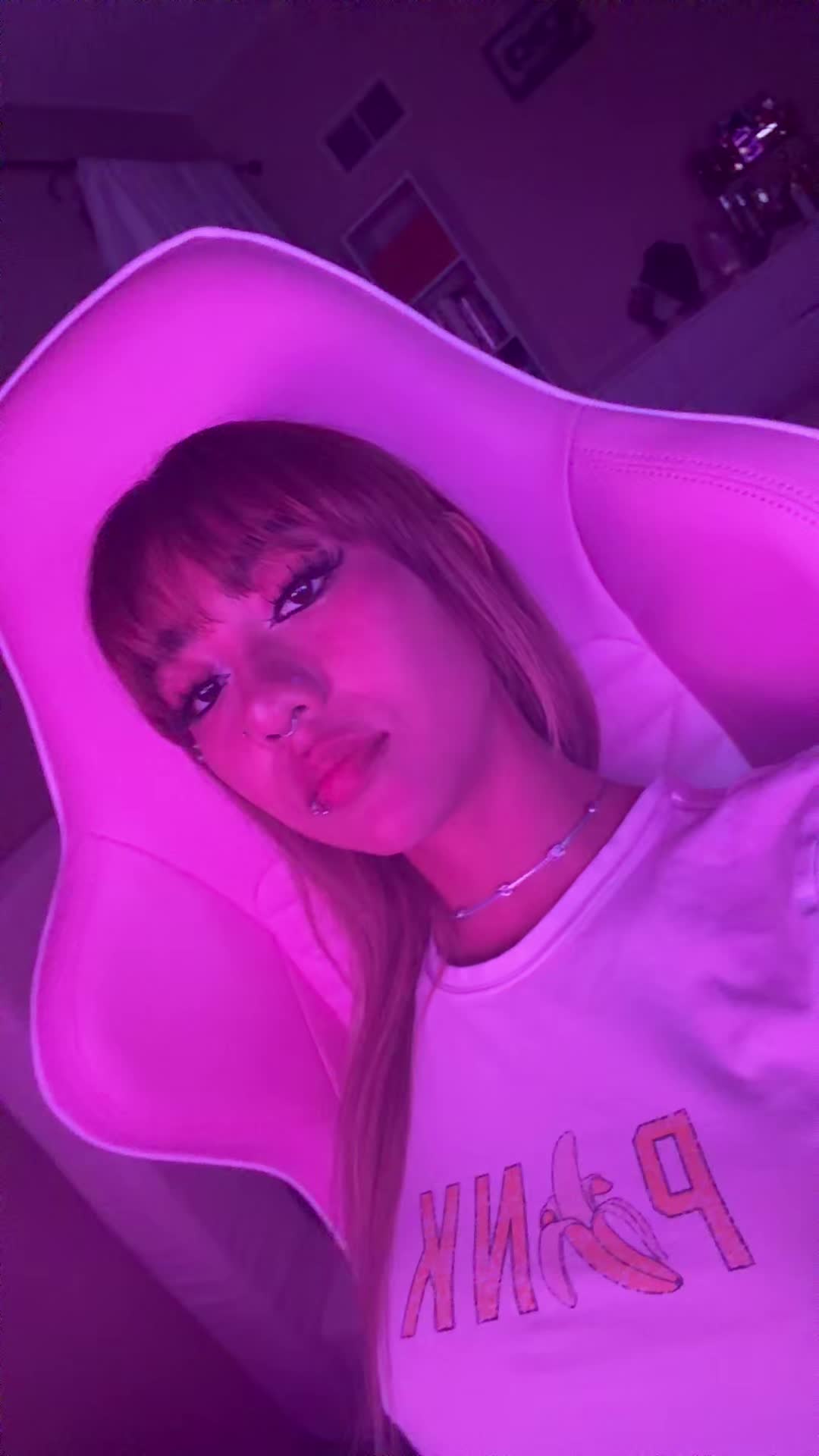 @Angietowers