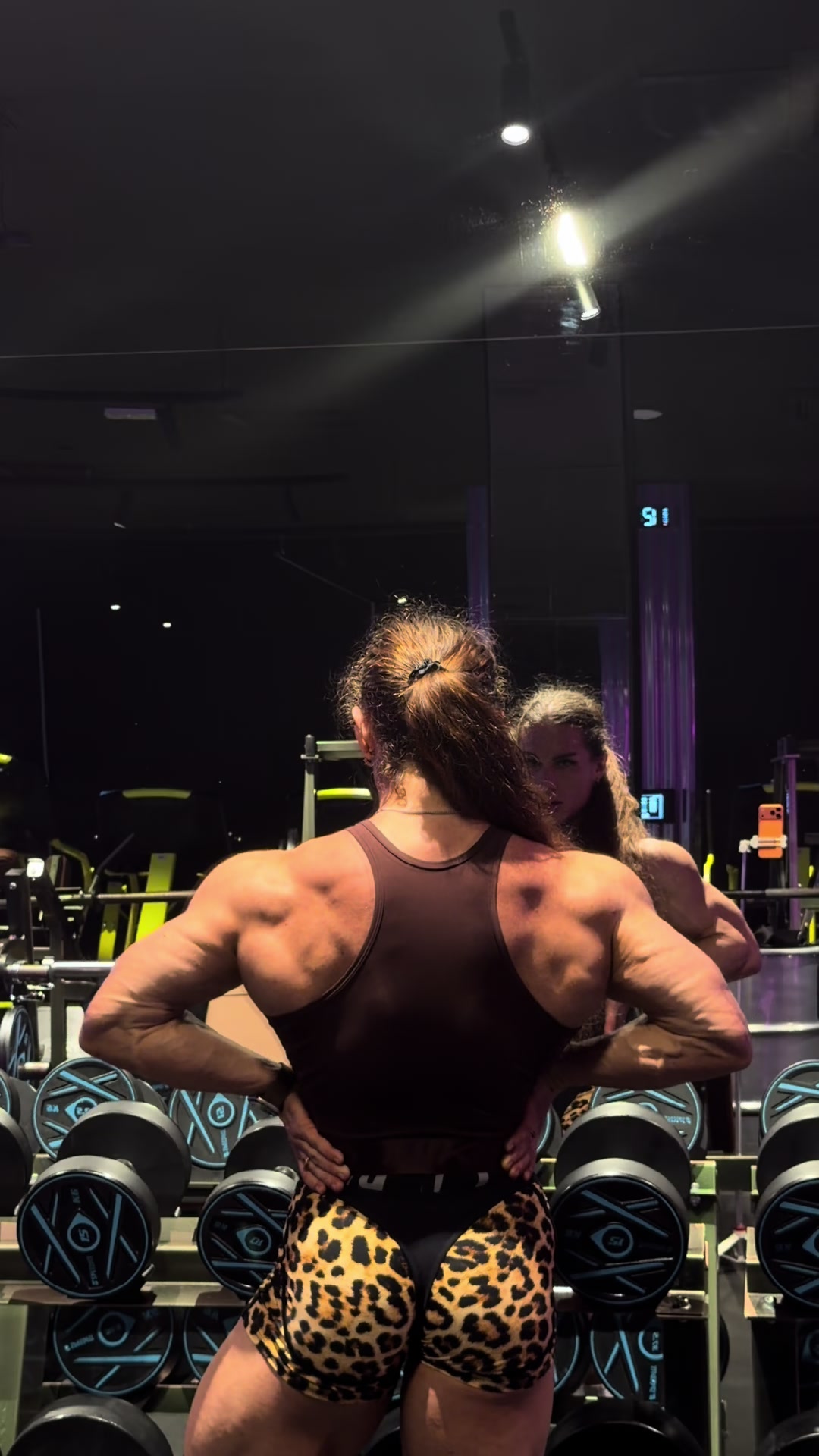 @Muscle mommy 🍑