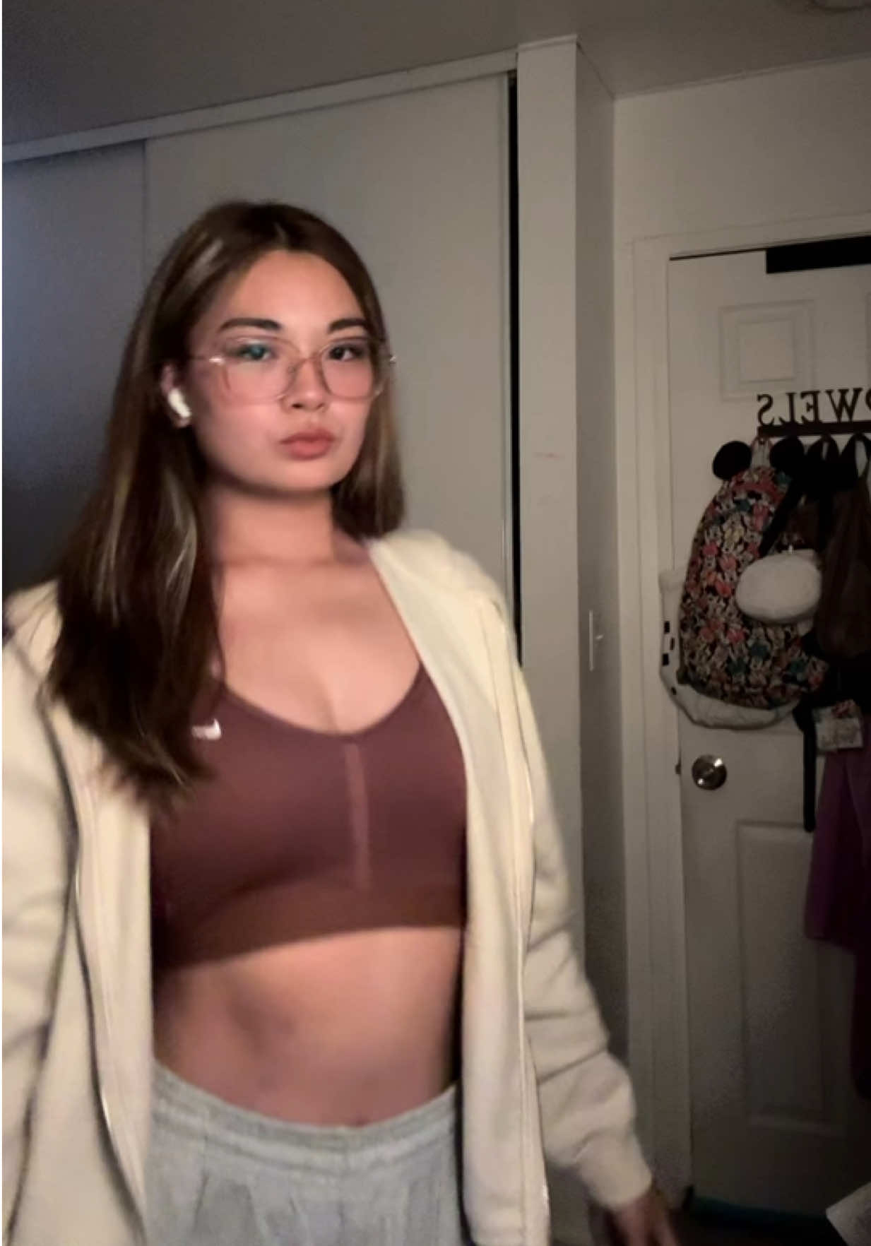 @mika.estravila on ig 🥢