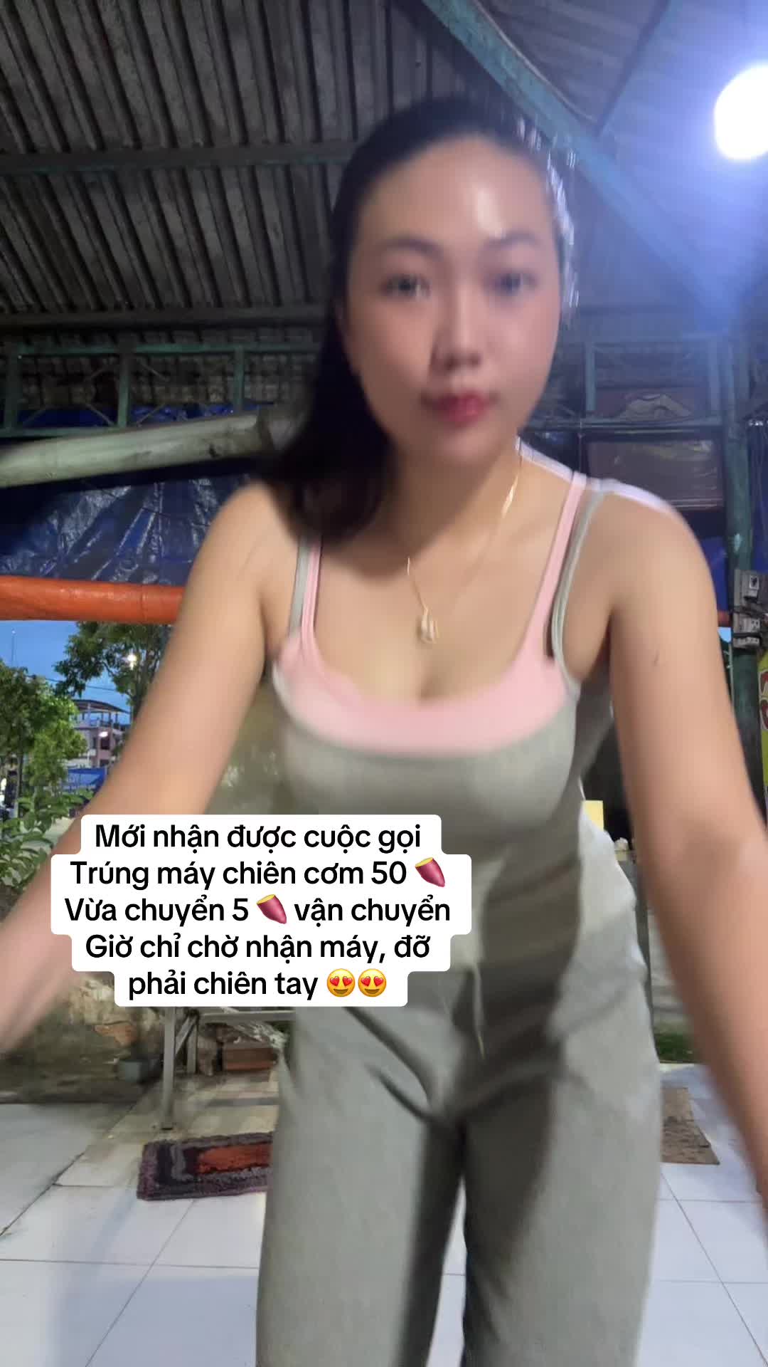 @Bé bán cơm gà 🍗