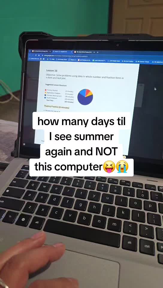 @Mzz. QueenLopez 💙💛✏️