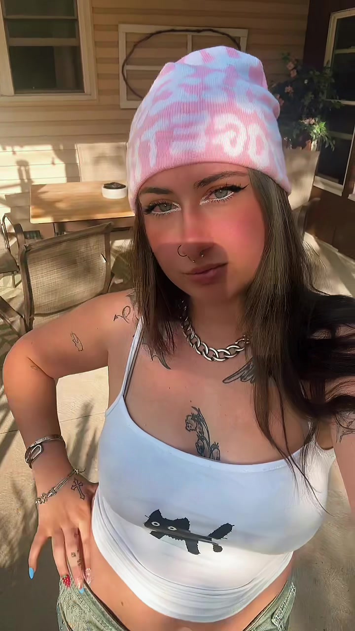 @Emileejo_