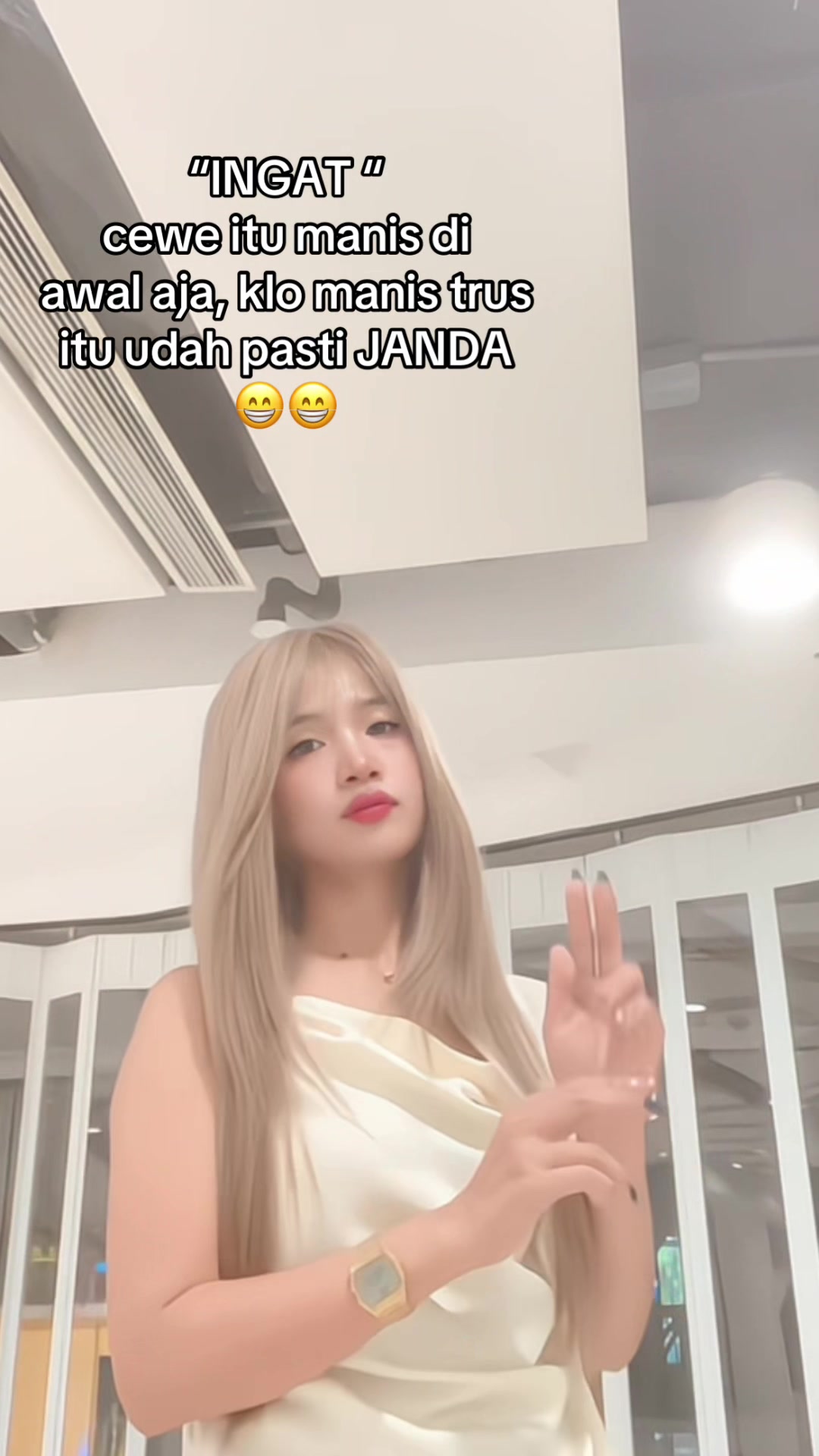 @👑𝙌𝙐𝙀𝙀𝙉𝙇𝙔👑