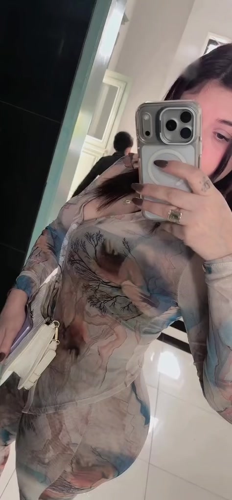 @Adriana🖤