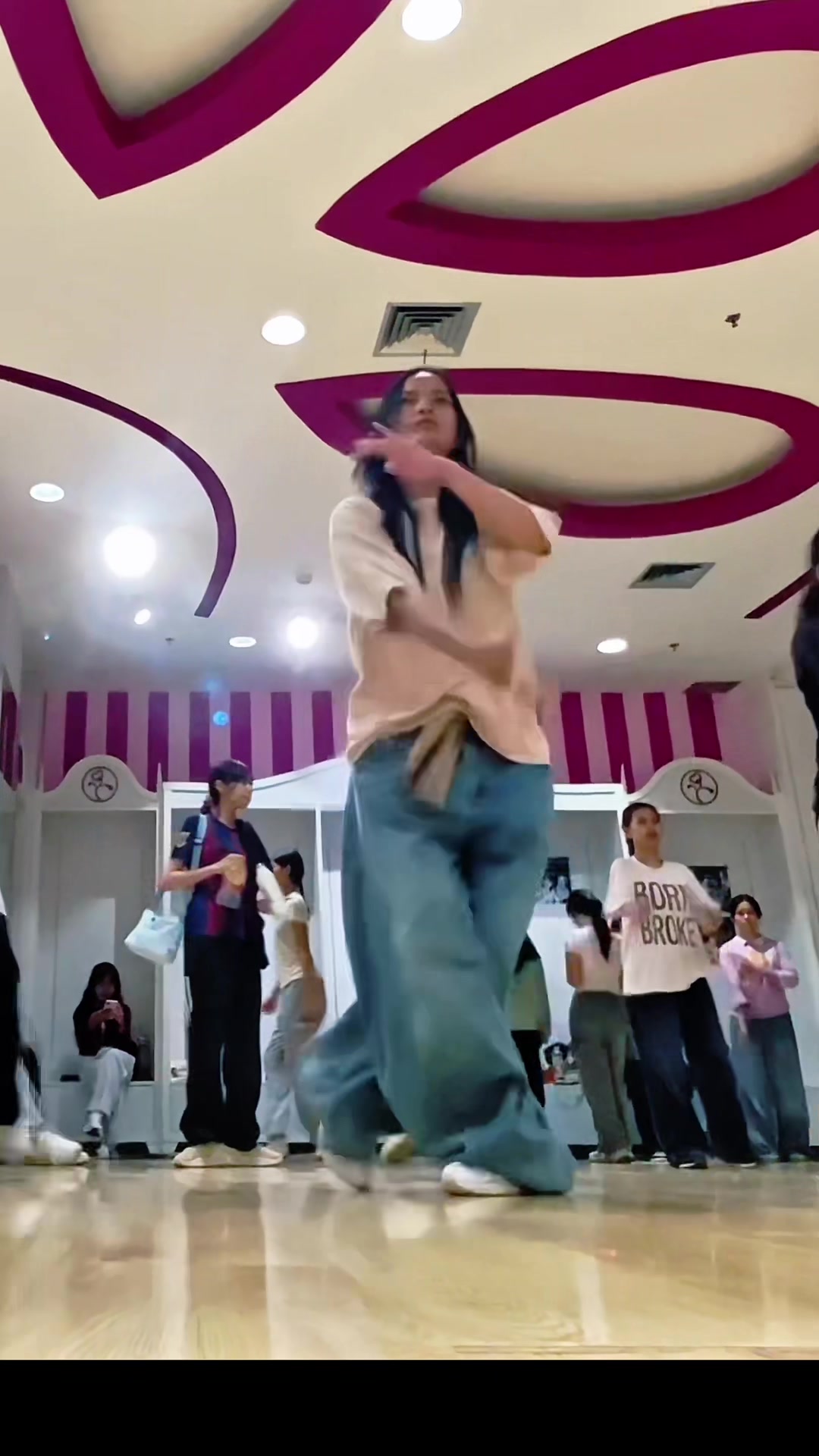 @vay_dance