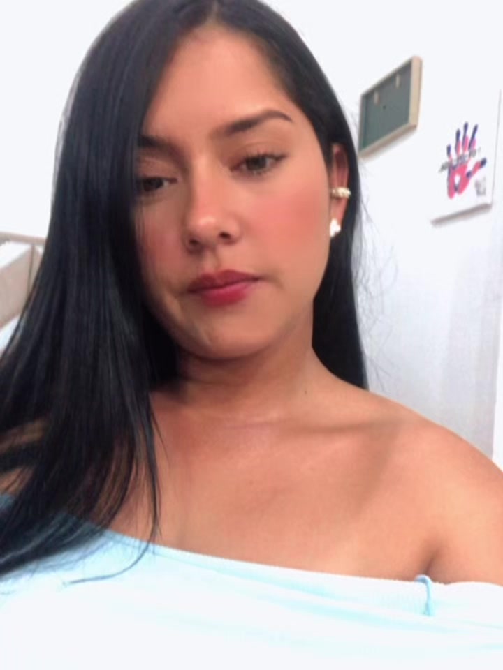 @Lorena .te sigue