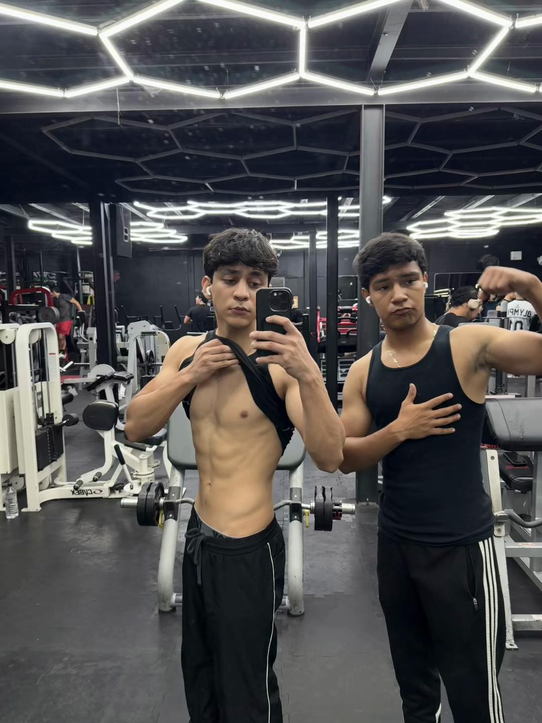 @Carloorrzz
