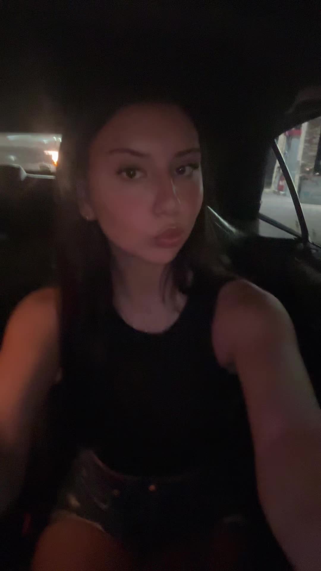 @bella🖤