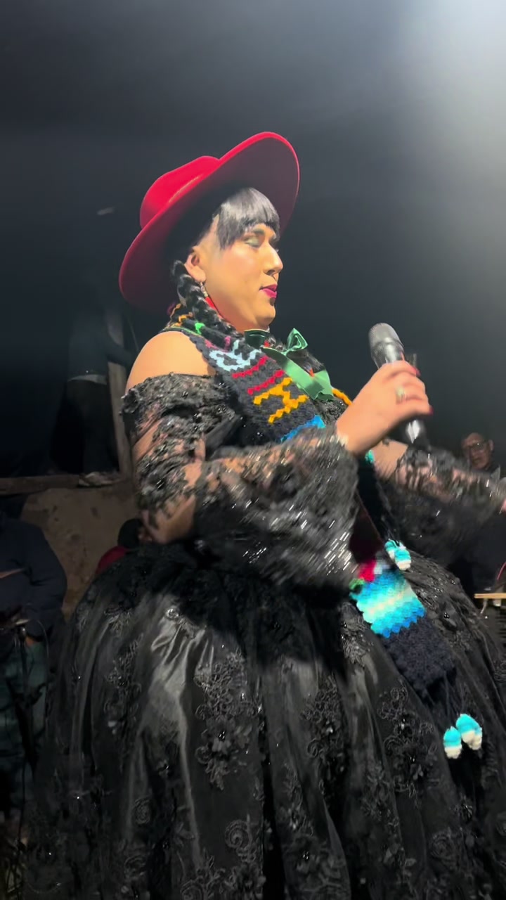 @LaCholaPituca
