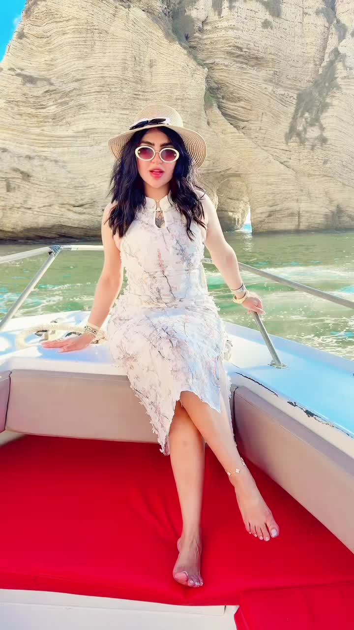 @الفنانه قمر الزمان