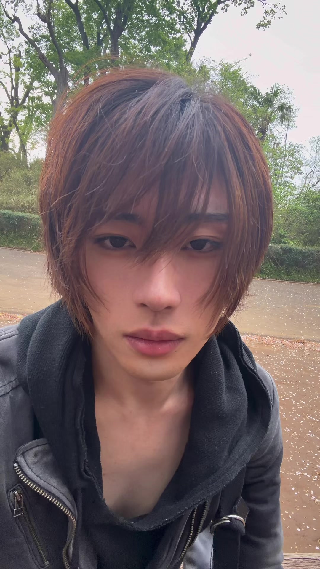 @昼行灯