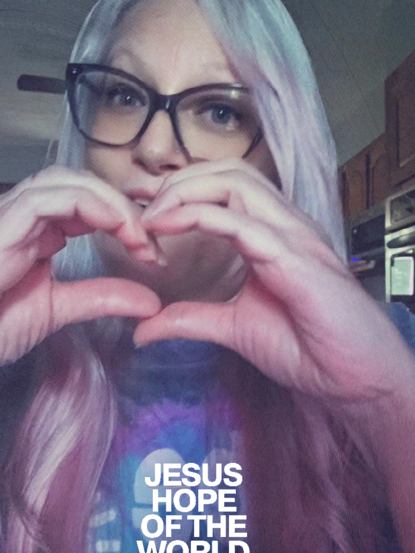@Vikki_Tkn⬆️My✝️nFllwnJesus
