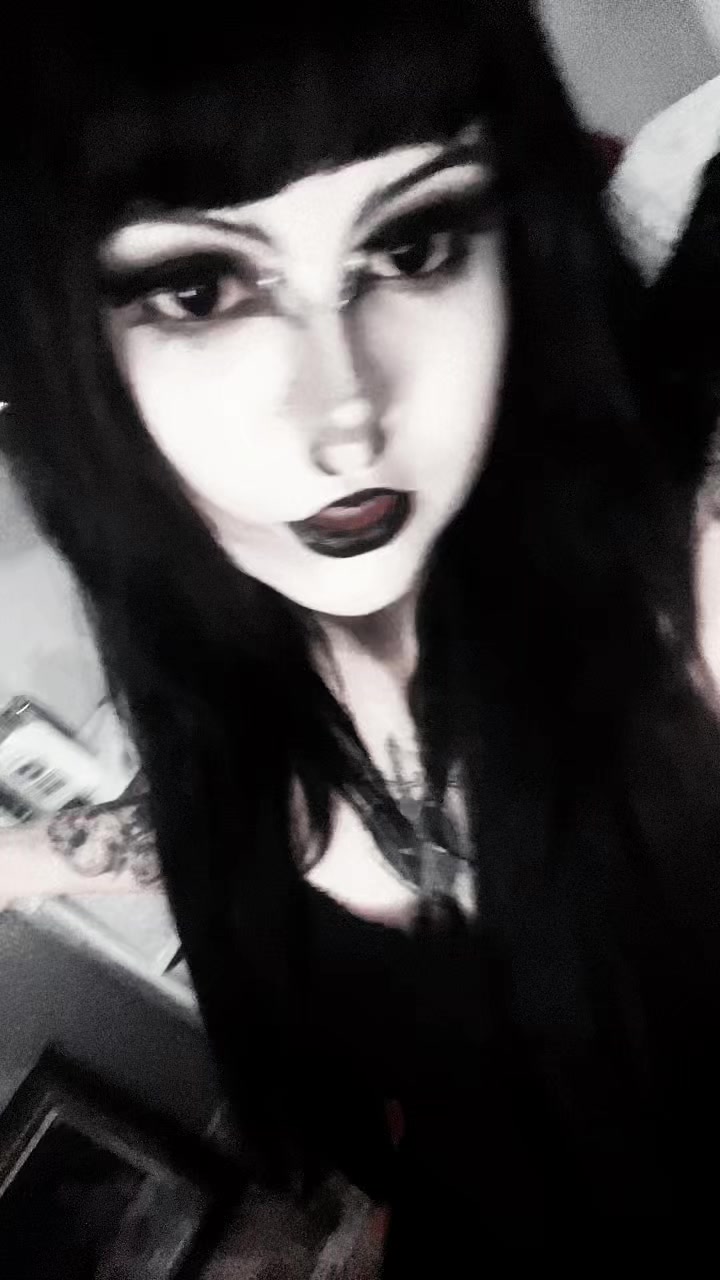 @🗡️Aleena 🗡️