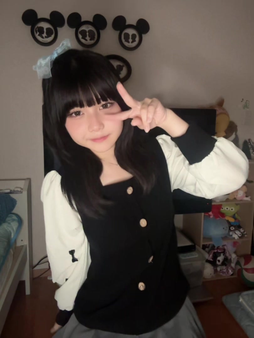 @まひな