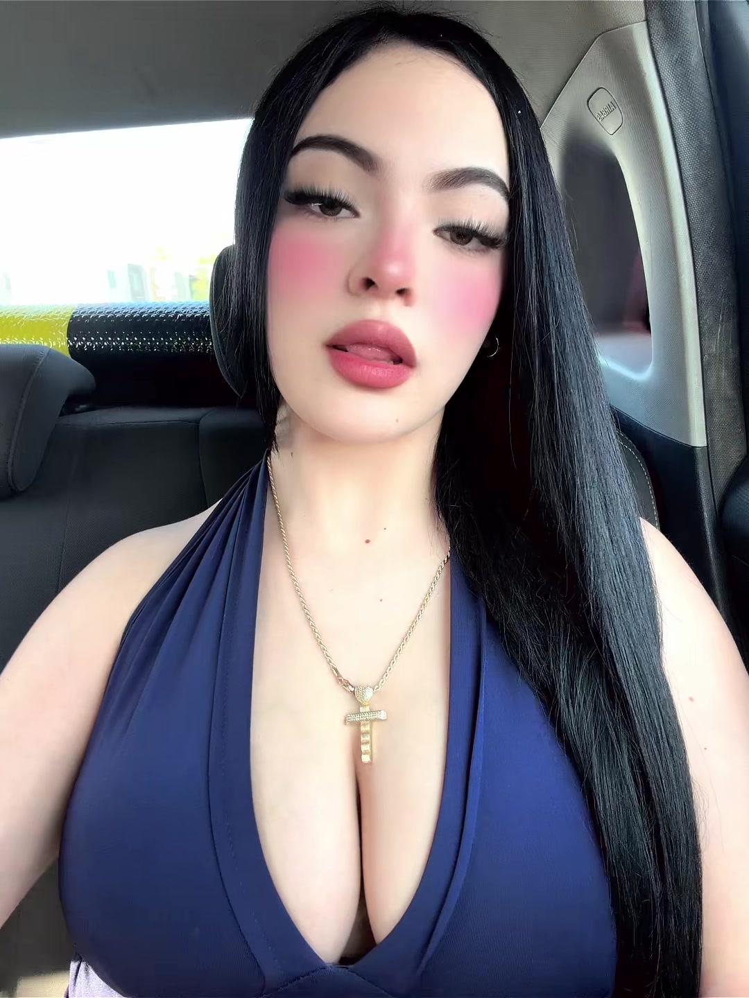 @Valery González