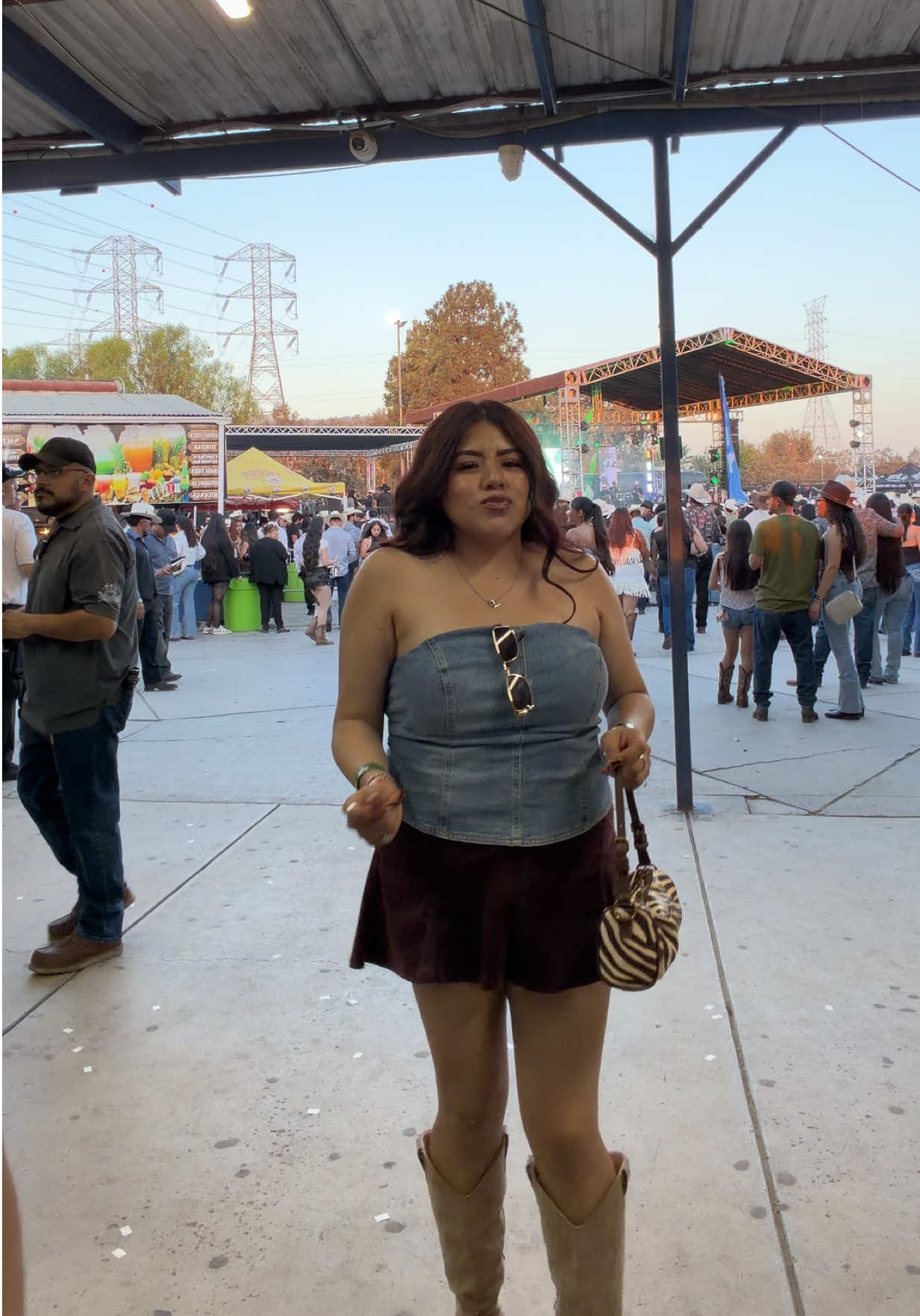 @Laura Sarahí