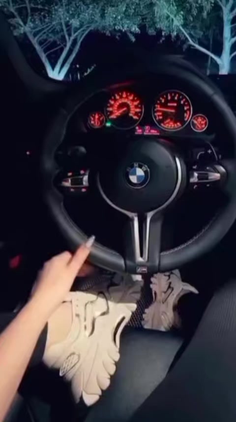 @𝓕 🎀