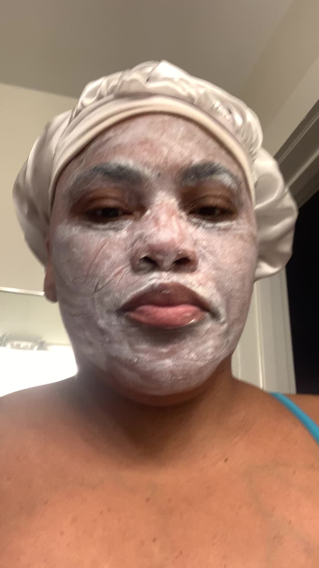 @Queen V33 Cosmetics