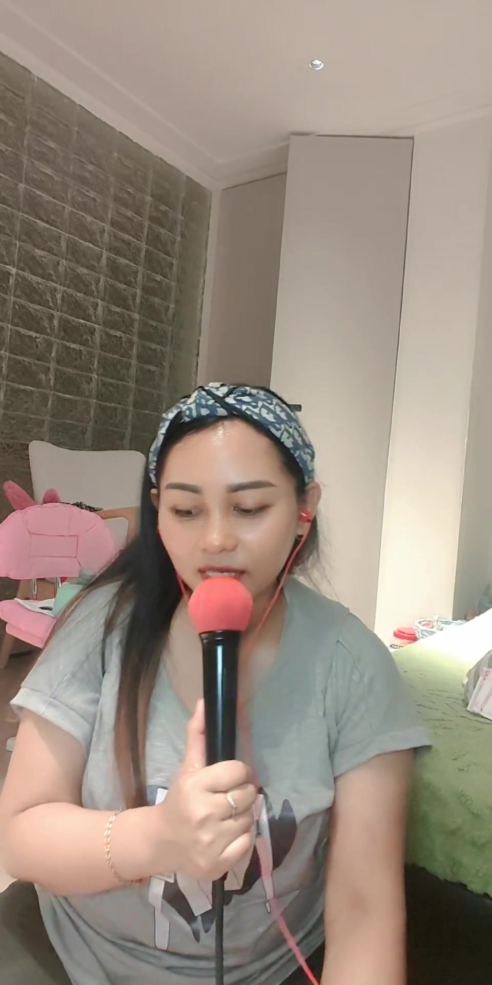 @๐ฎ๐ฉ๐Nonik Masinih ๐๐จ๐ณ