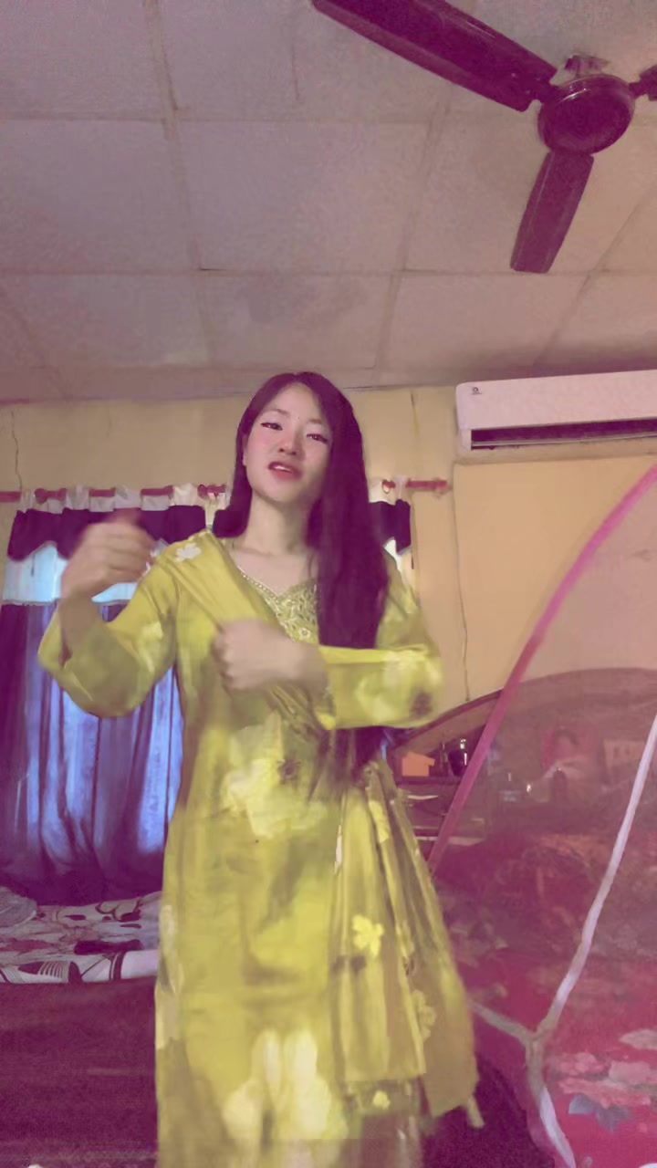 @Sneha._. 🧷