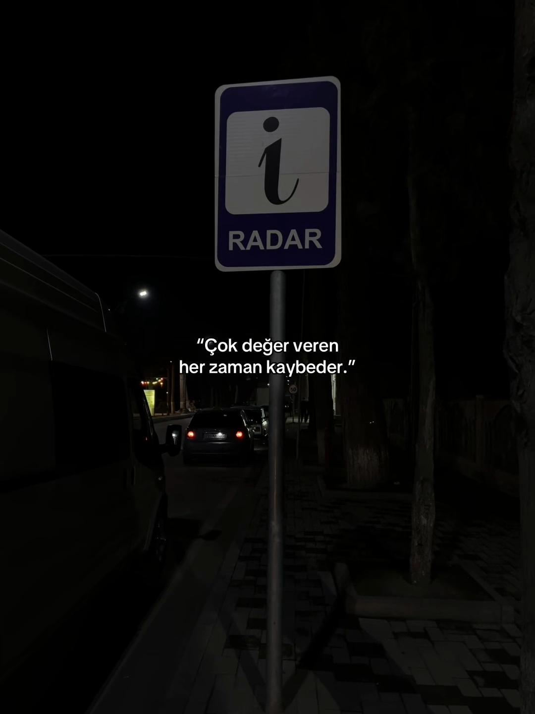 @𝓨.