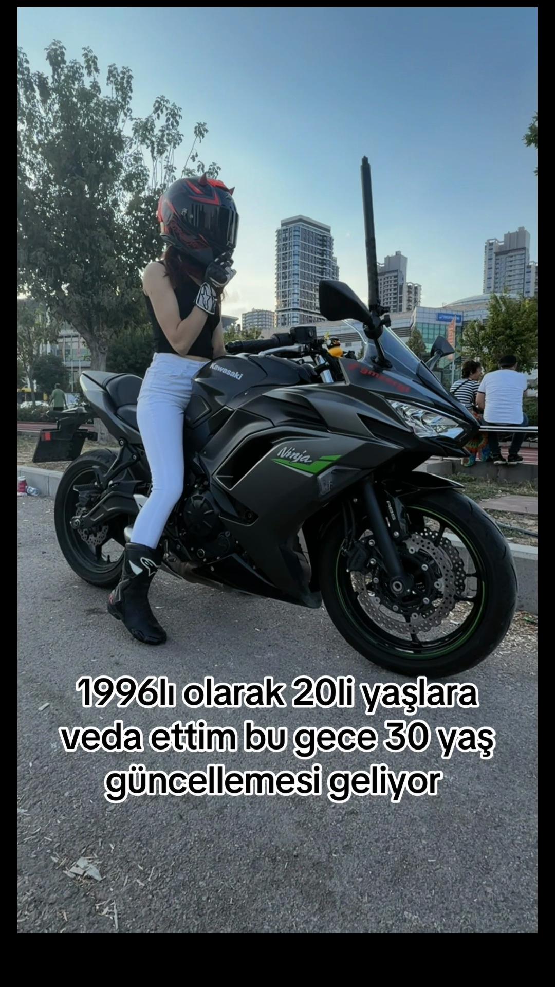 @GamzeErg&uuml;l