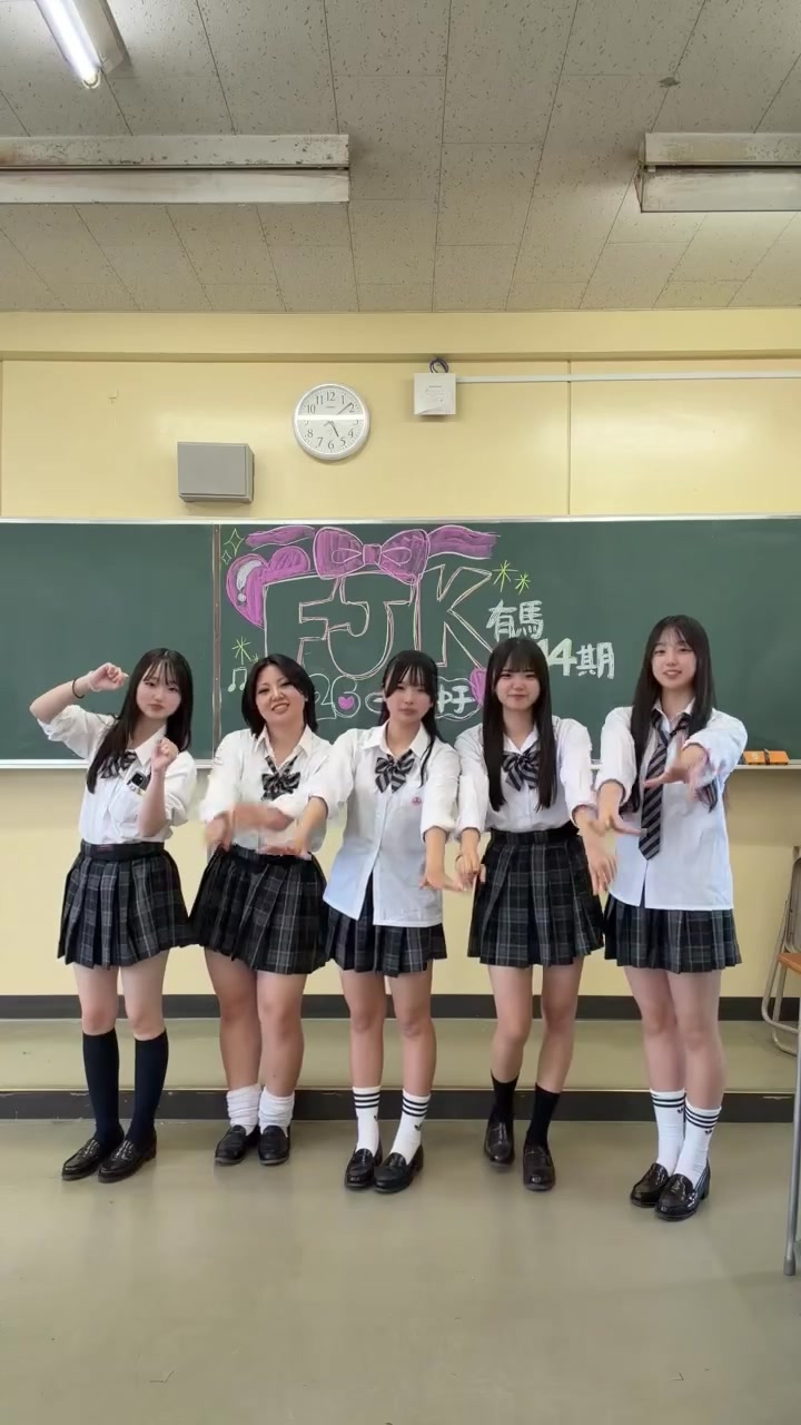 @かの