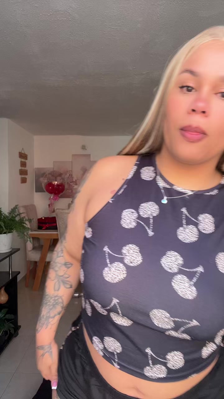 @Scarlet curvy